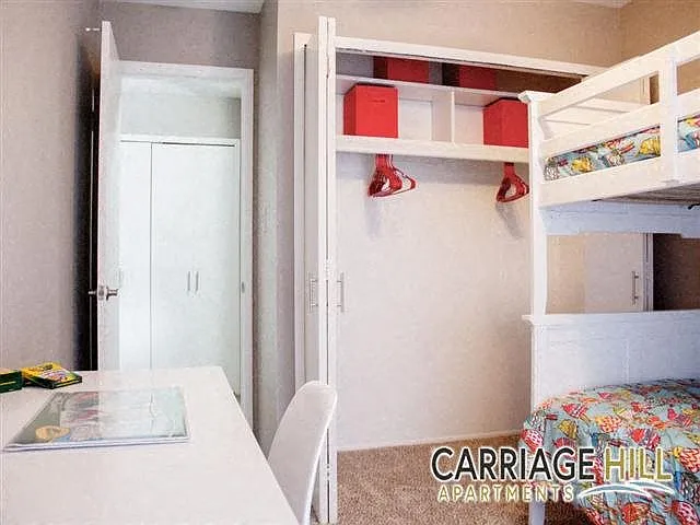 Carriage Hill Apartments - Dearborn Heights, MI — Photo 20