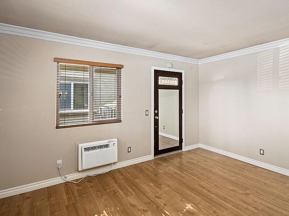 5th image of 2776 B St Unit 222