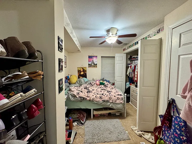 933 W Fletcher St — Photo 11