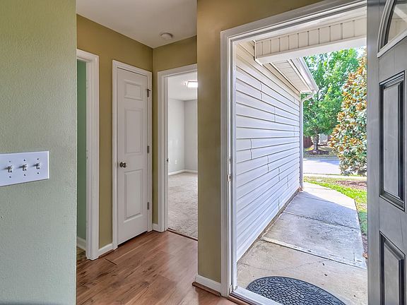 5th image of 411 Moet Dr