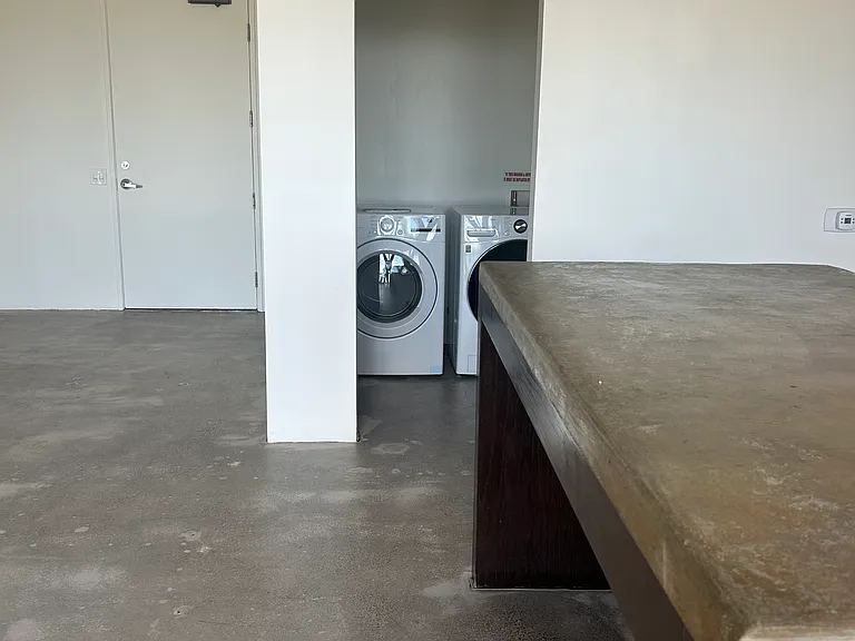 2404 Wilshire Blvd #10B — Photo 4