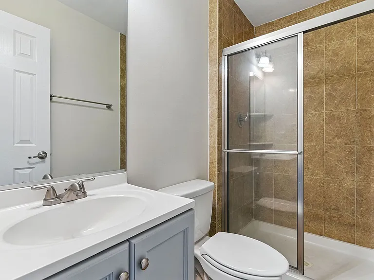 505 Knollwood Ct — Photo 21