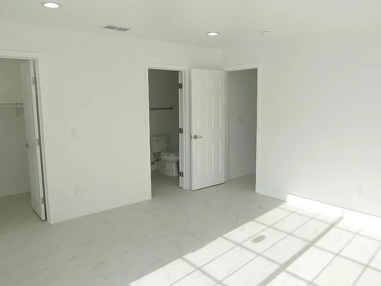 2623 E Maureen St — Photo 38