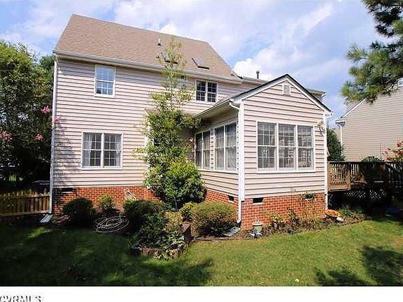 2nd image of 6008 Chestnut Hill Dr