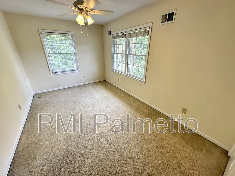 304 Princess St — Photo 10
