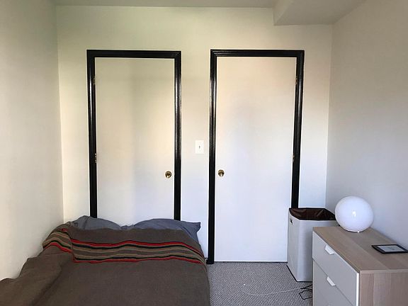 2nd image of 3933 N Clarendon Ave APT 311