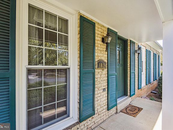 2nd image of 1825 Saint Roman Dr