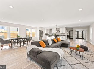 10129 Dwight Ave, Fairfax, VA 22032