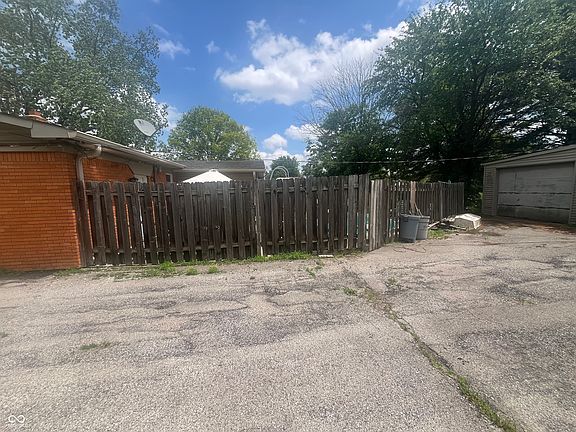 4th image of 7155 E County Road 150 S