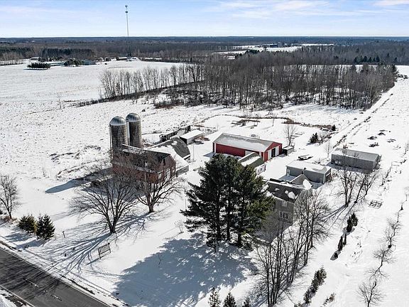 3rd image of 9035 COUNTY ROAD N