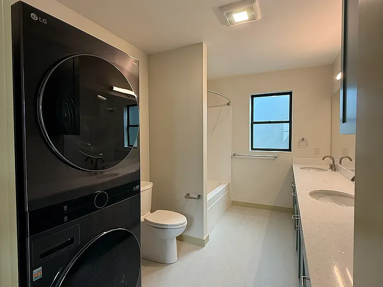 228 21st Ave E #228 — Photo 9