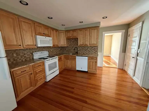 4 Harding St APT B, South Grafton, MA 01560