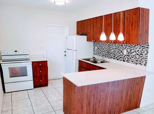 800 NE 7th St #1, Hallandale, FL 33009