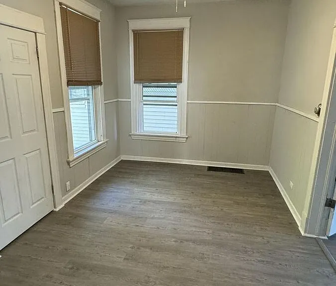 4516 Huntington Ave — Photo 4