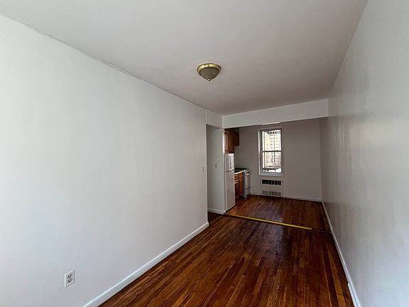 4th image of 43-18 44th St #2A