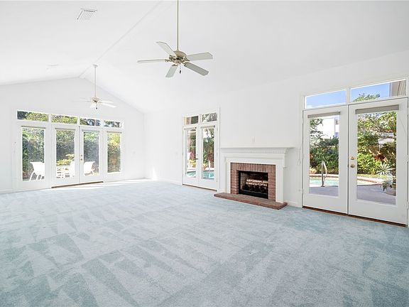 5th image of 100 S Catalina Ct