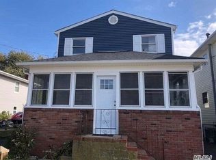 860 Surf St, Lindenhurst, NY 11757