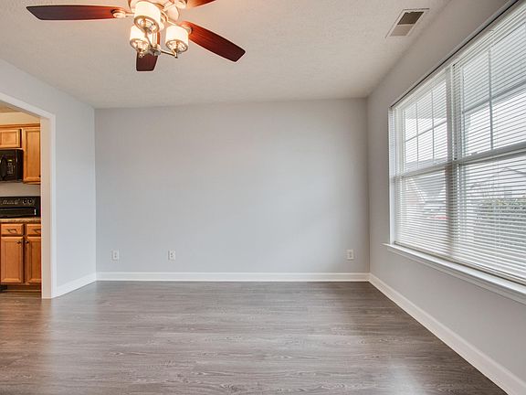 2nd image of 914 Tapoco Ct