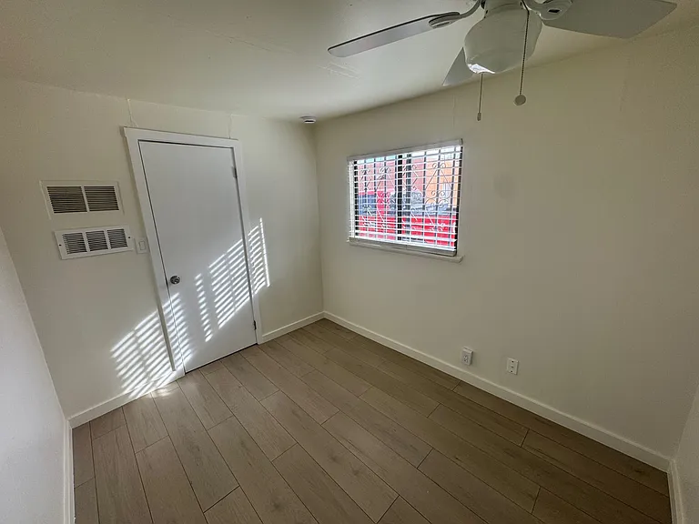 1812 Mann St #3 — Photo 7