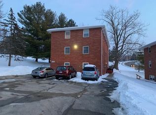 2970 Kane St APT 1, Dubuque, IA 52001