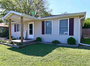 809 S Meadow Ln, Manito, IL 61546