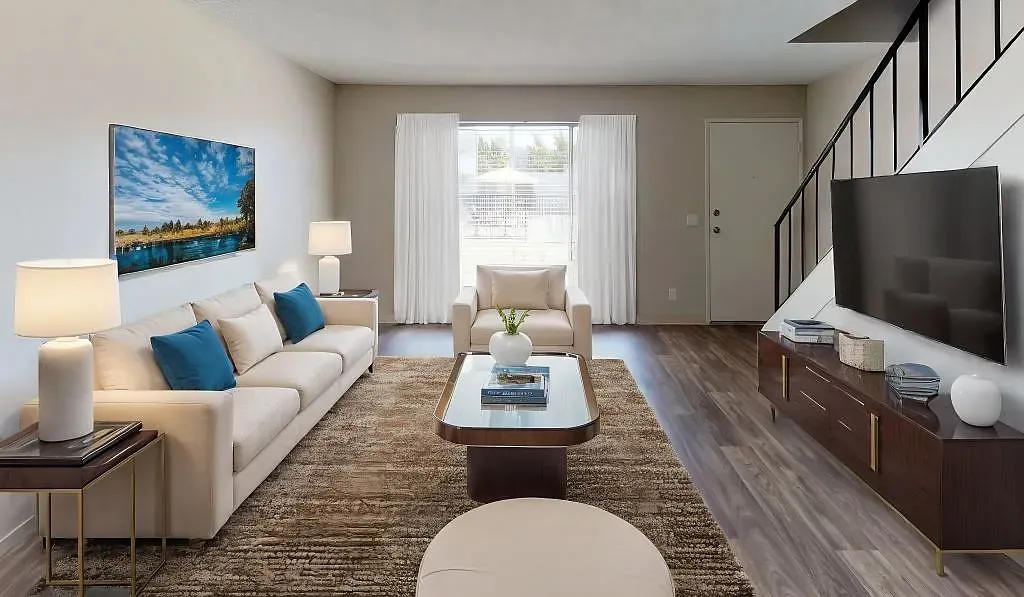 1 bed, 740 sqft, $1,899 — Photo 1
