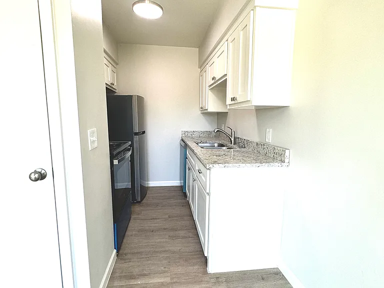 Mockingbird Apartments — Photo 15