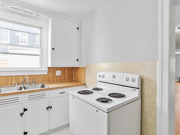 3rd image of 310 N Potomac St APT 3S