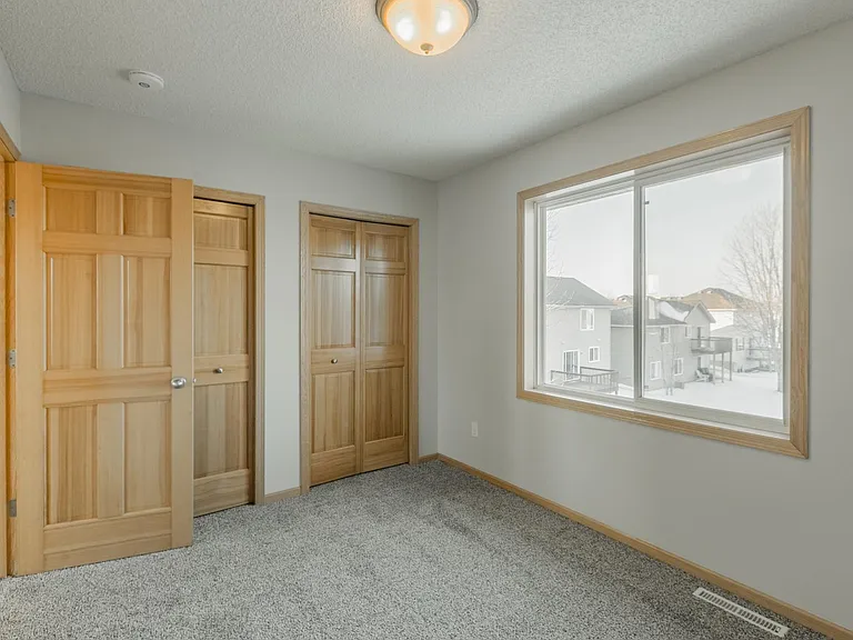 1760 Wyndam Dr — Photo 35