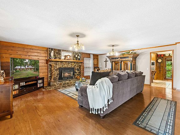 5th image of 539 County Rd #1187