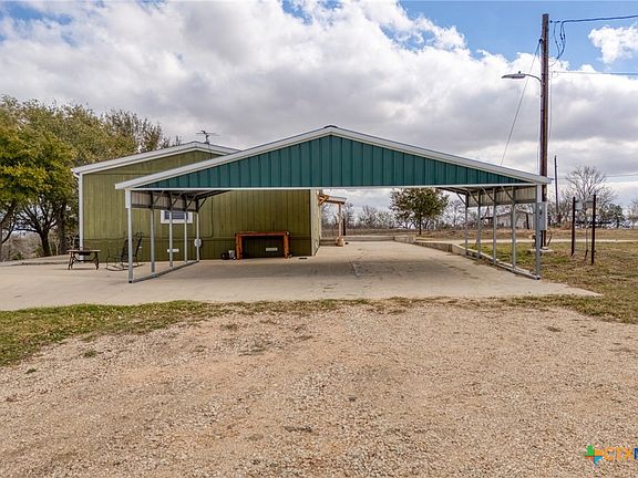 2nd image of 250 Rocky Rd