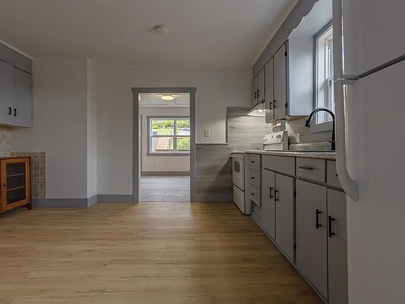 5th image of 9 Farmdale Road