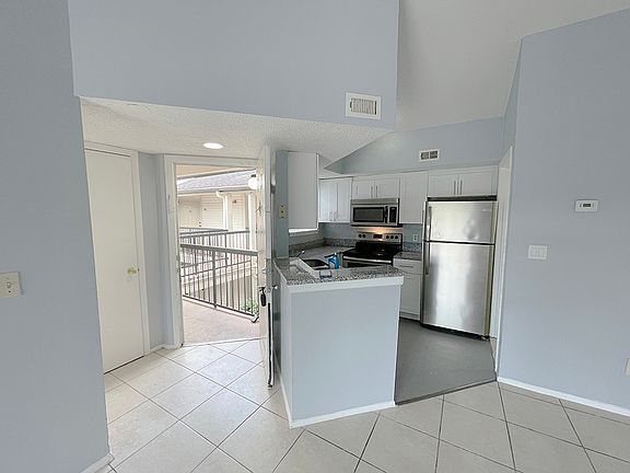 4th image of 1924 Lake Atriums Cir #56-56HOA