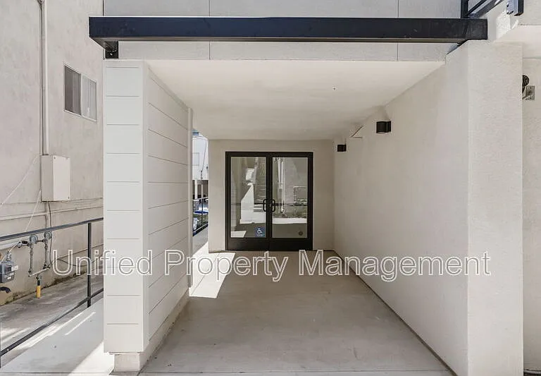 4364 Alabama St #303 — Photo 2