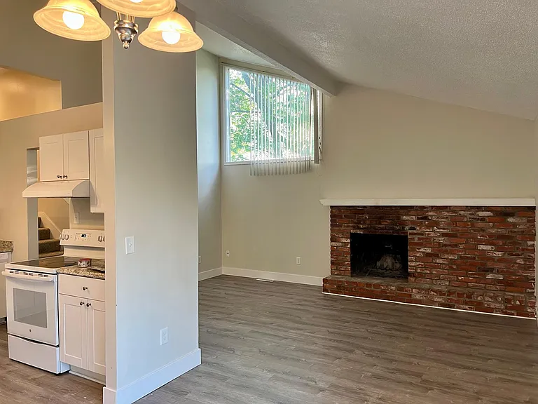 3308 Bridge Manor Dr — Photo 6