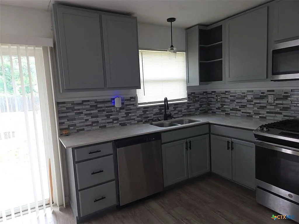 1315 Estes Drive — Photo 3