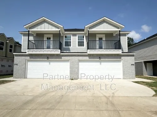 1067 S Benchmark Ln #1 Photo 1