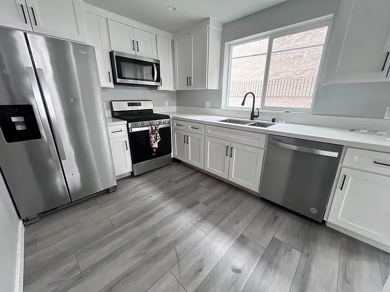 11344 Hatteras St #B12 — Photo 67