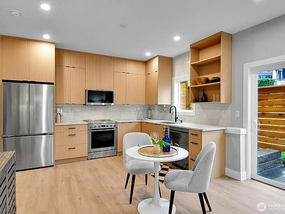 5th image of 3812 SW Morgan Street