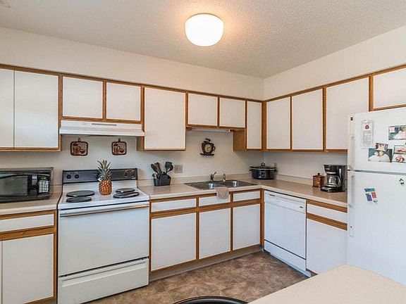 3rd image of 38534 Oakview Ave #38534