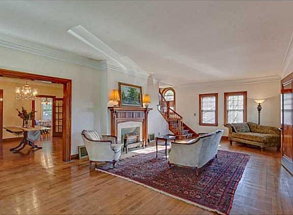 4th image of 600 NE 16th St