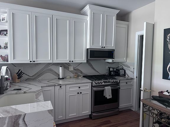 5th image of 12981 Farm Hill Dr