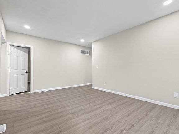 5th image of 136 Gray St #136