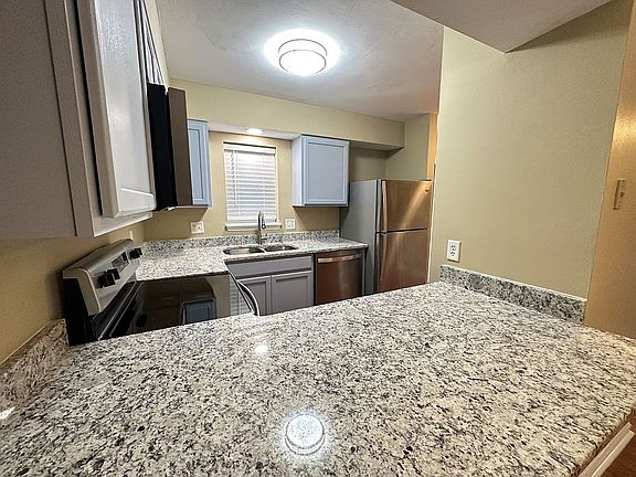 2nd image of 1206 Cross Creek Way APT 4