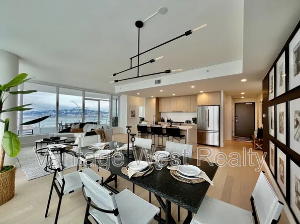 1181 Sunset Dr #2003, Kelowna, BC V1Y 0L4