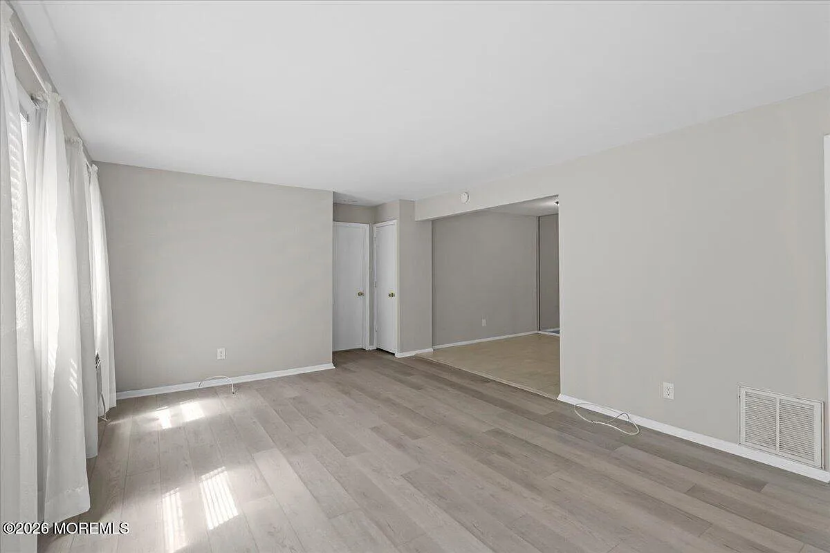 1 bed, 769 sqft, $1,900 — Photo 2