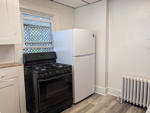 5th image of 907 Ash St