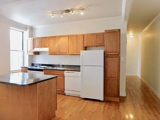 Rented by New York Residence | media 32