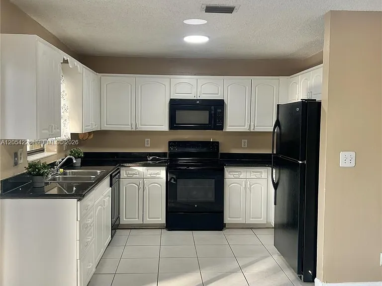 4613 NW 91st Ave — Photo 10