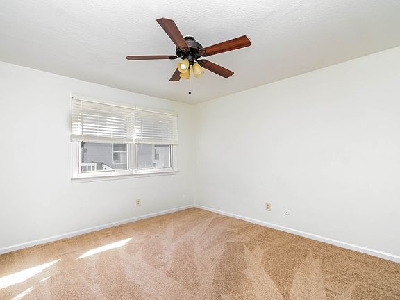 3rd image of 1261 W Ocean View Ave #4